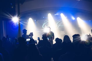 华体会体育官方在线-直播互动：球迷与现场氛围的完美结合，篮球直播话术